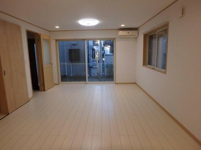 4LDK Solar-Powered House for Sale in Sagamihara, Kanagawa - Thumbnail 3