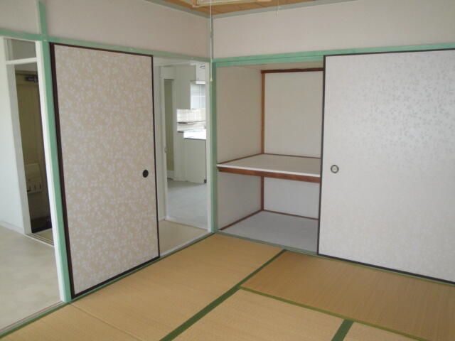Top Floor 3DK Apartment for Sale in Sodegaura, Chiba - Thumbnail 4