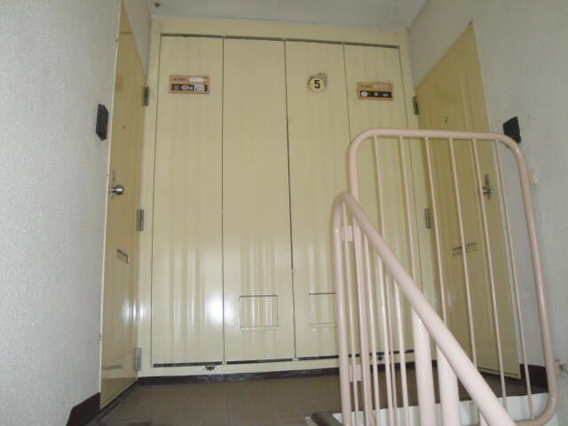Top Floor 3DK Apartment for Sale in Sodegaura, Chiba - Thumbnail 3