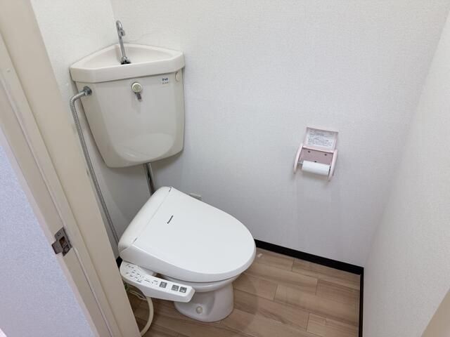 1K Apartment for Rent in Yoshisaku, Toyama City - Thumbnail 4