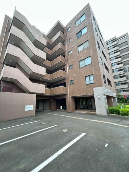Renovated 3DK Apartment for Sale in Fukui City, Pet-Friendly - Thumbnail 2