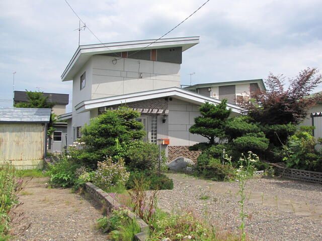 Retro Renovated 4LK House for Sale in Yubetsu, Hokkaido - Thumbnail 3