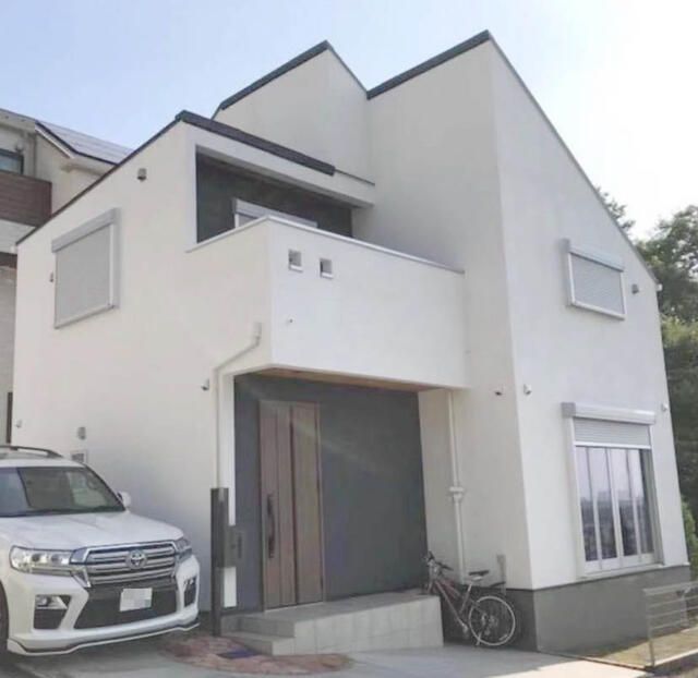 Designer 3LDK House with Ocean Views in Yokohama Chuo Ward - Image 1