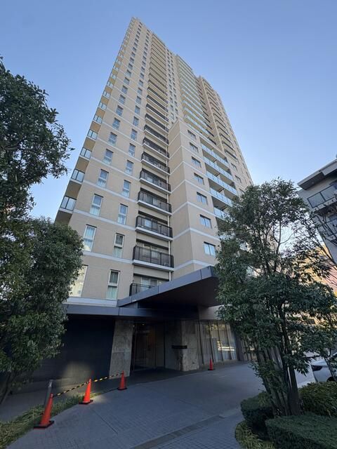 3LDK Apartment with Fuji View in Ota City, Tokyo | Park Tower Sanno - Thumbnail 2
