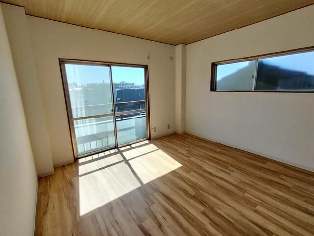 4LDK Detached House for Sale in Quiet Nagoya Neighborhood - Thumbnail 2