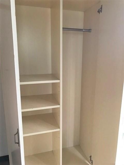 Spacious 1K Apartment for Rent in Toyama City's Gofuku Area - Thumbnail 4