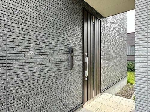 2020-Built 3LDK House in Sapporo's Higashi-Kariyasu - Image 1