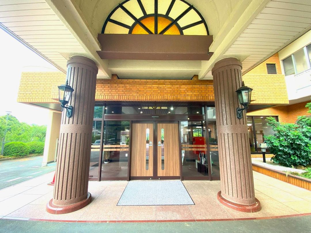 Renovated 1LDK Condo with Ocean View in Atami - Thumbnail 3