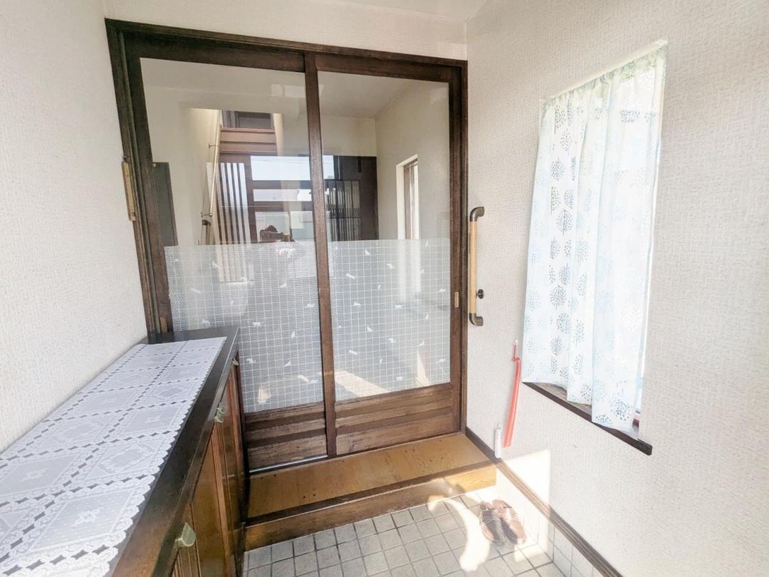 Renovated 4SLDK House with Tile Roof in Tomakomai, Hokkaido - Thumbnail 4