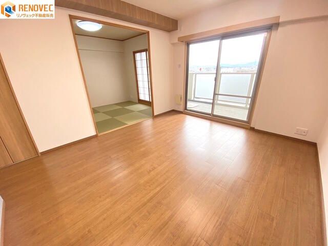 Renovated 3LDK Apartment for Sale in Sakai, Osaka - Thumbnail 3