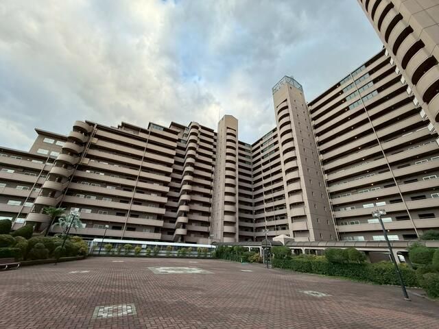 3LDK Apartment for Sale in Sakai, Osaka - Southeast Facing - Thumbnail 2