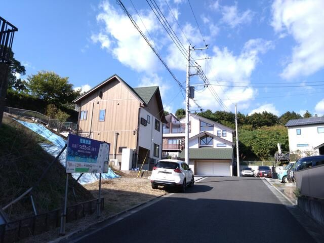 Modern 2LDK Wood-Finished House for Sale in Manazuru, Kanagawa - Thumbnail 2