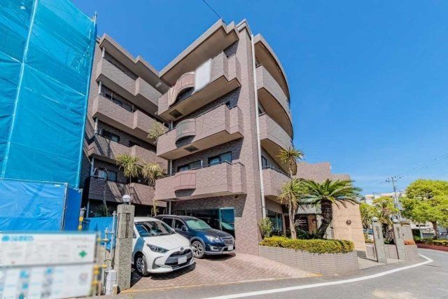 3LDK Apartment for Sale in Urayasu, Chiba - 56.89 sqm - Thumbnail 2