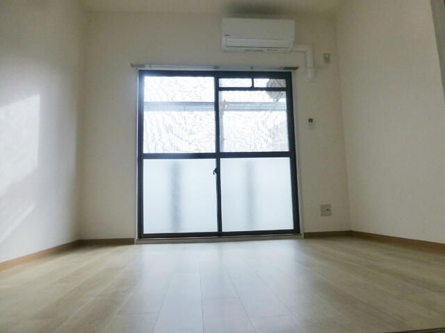 1K Apartment for Rent in Tondabayashi, Osaka - 32,000 Yen - Thumbnail 4