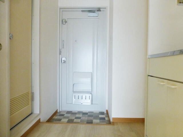 1K Apartment for Rent in Tondabayashi, Osaka - 32,000 Yen - Thumbnail 3