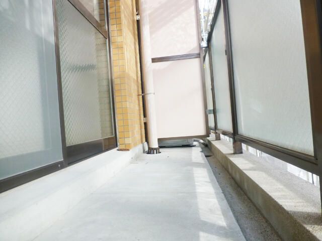 1K Apartment for Rent in Tondabayashi, Osaka - 32,000 Yen - Thumbnail 2