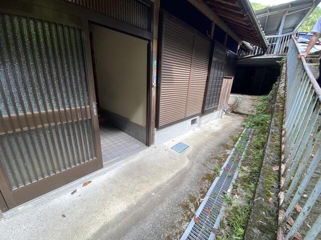 1934 Kominka with 7 Rooms and Land in Chihayaakasaka, Osaka - Thumbnail 3