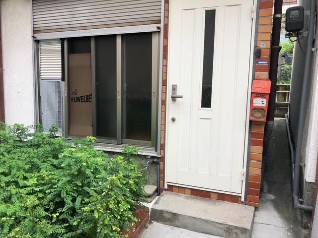 2LDK Used Terrace House for Sale in Higashiosaka, Osaka - Thumbnail 2