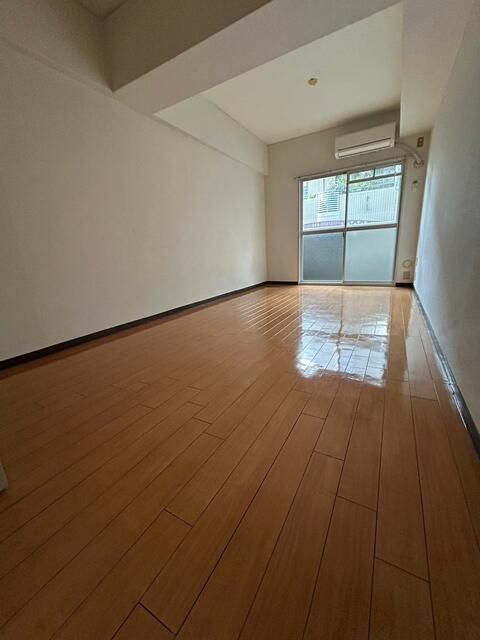 Abeno Studio Apartment for Sale Near Tennoji Station, Osaka - Thumbnail 3