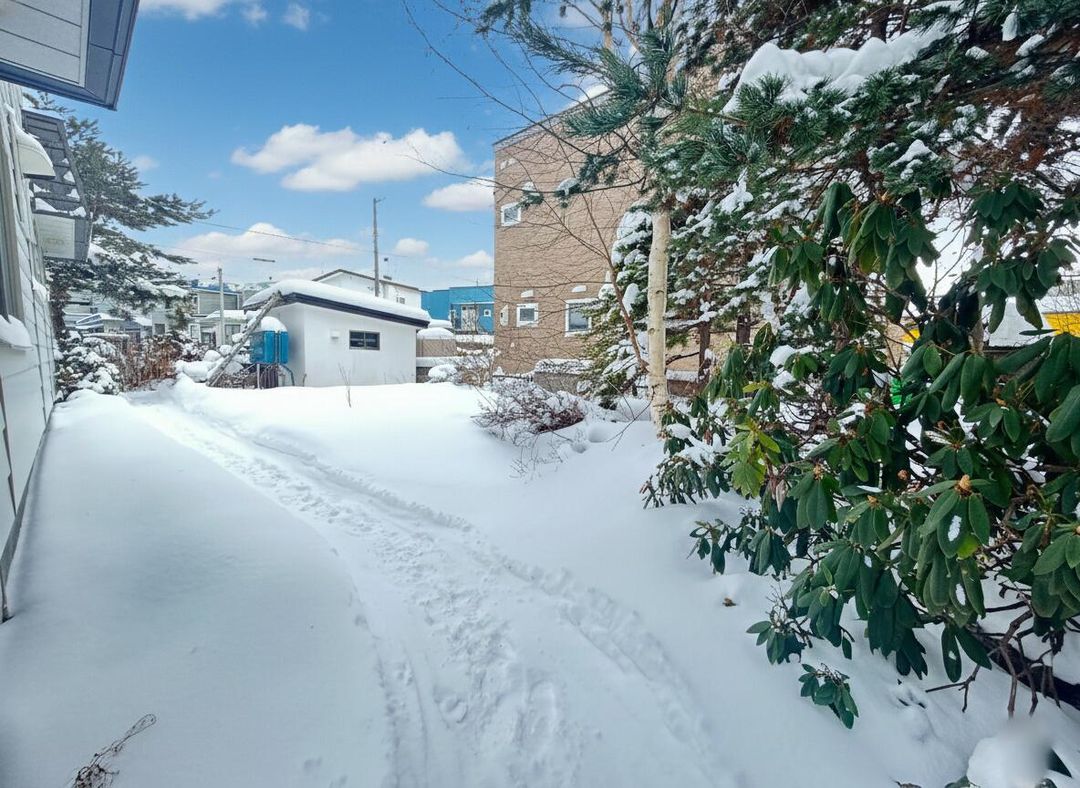 4LDK Detached House for Sale in Sapporo's Kita-ku - Thumbnail 2