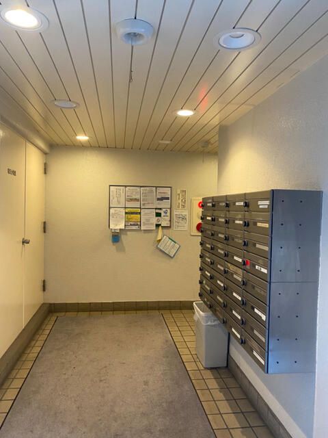 2DK Apartment for Sale in Minami-Ikebukuro, Tokyo - Office Use Allowed - Thumbnail 4