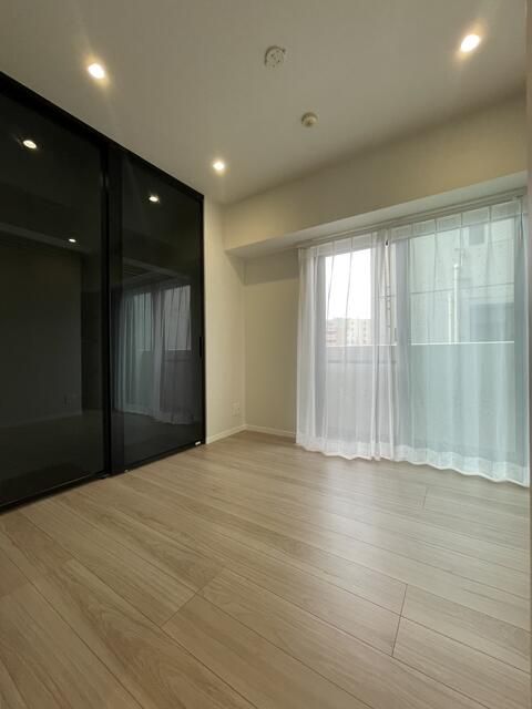 Renovated 1DK Apartment with Tokyo Tower View in Minato, Tokyo - Thumbnail 4