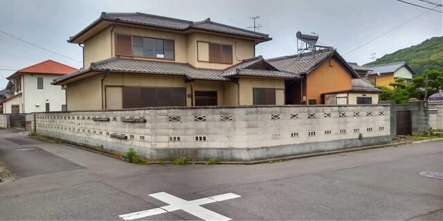 5DK Detached House in Takamatsu, Kagawa - 215 sqm - Thumbnail 2