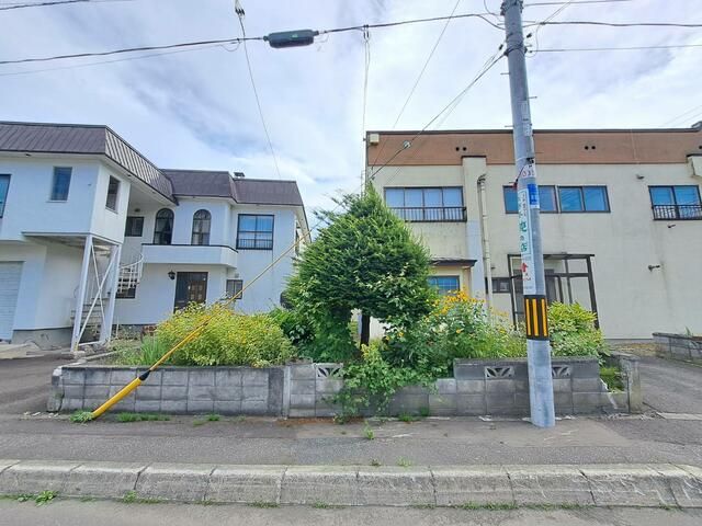 8LDK Shop House for Sale in Shikotan, Hokkaido - 300万円 - Image 1