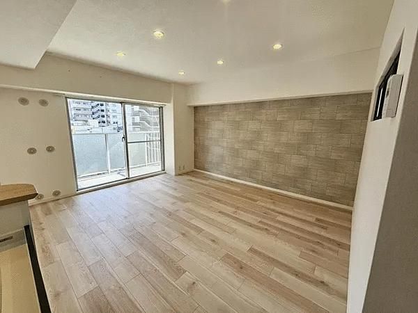 Renovated 2LDK Apartment for Sale in Higashi-Osaka, Osaka - Thumbnail 3