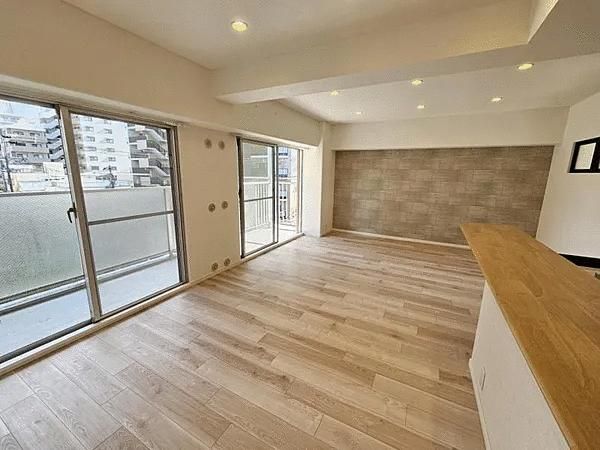 Renovated 2LDK Apartment for Sale in Higashi-Osaka, Osaka - Thumbnail 4
