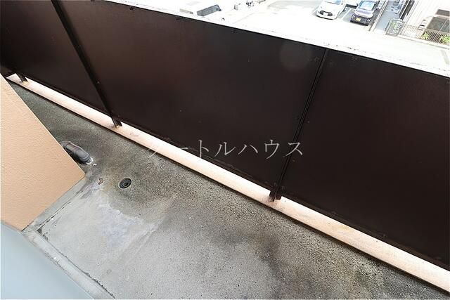 2K Apartment for Rent in Neyagawa, Osaka - No Deposit, No Key Money - Thumbnail 2