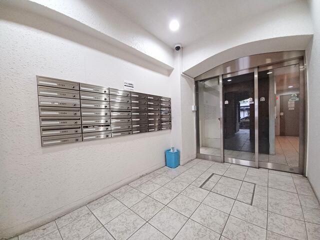 Diamond Nishishinjuku 1103 1K Apartment for Sale in Shinjuku - Thumbnail 4