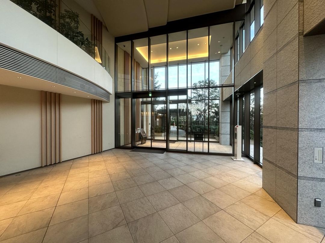 PARK TOWER Harumi 25F 3LDK Apartment with Panoramic Tokyo Bay Views - Image 1