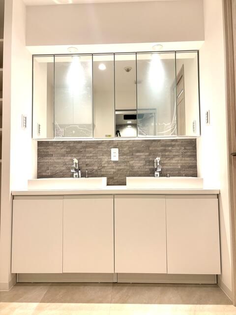 Renovated 4LDK Condo in Ota, Tokyo | 116 sqm Vintage Building - Thumbnail 3