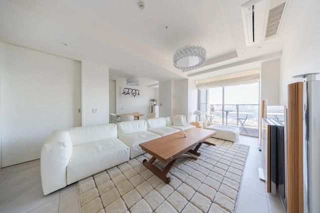 2LDK Apartment in Shibuya, Tokyo - 26th Floor with Jingu Gaien Views - Thumbnail 3