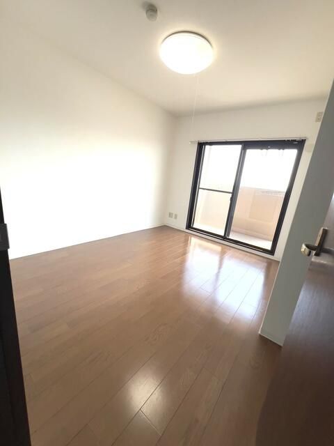 3LDK Apartment for Sale in Izumiotsu, Osaka with Panoramic Views - Thumbnail 2