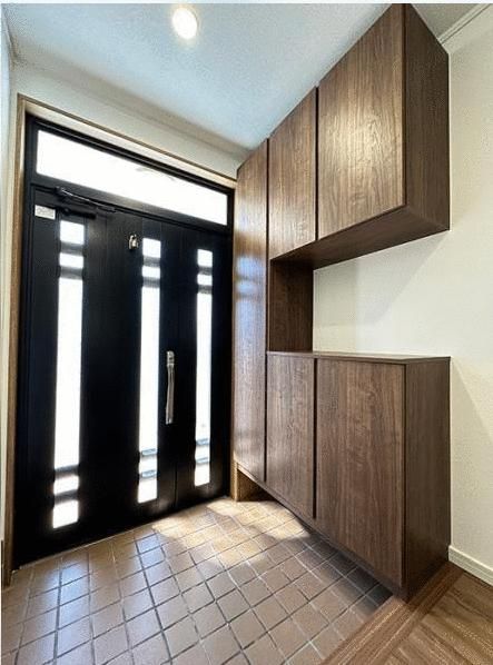 Renovated 3LDK Detached House for Sale in Hirakata, Osaka - Thumbnail 2