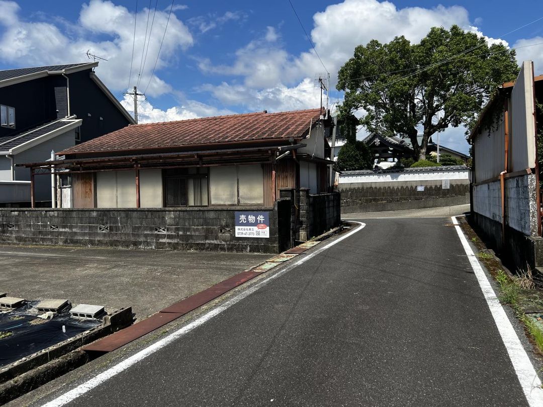 1968 2DK Countryside House for Sale in Shirahama, Wakayama - Thumbnail 2