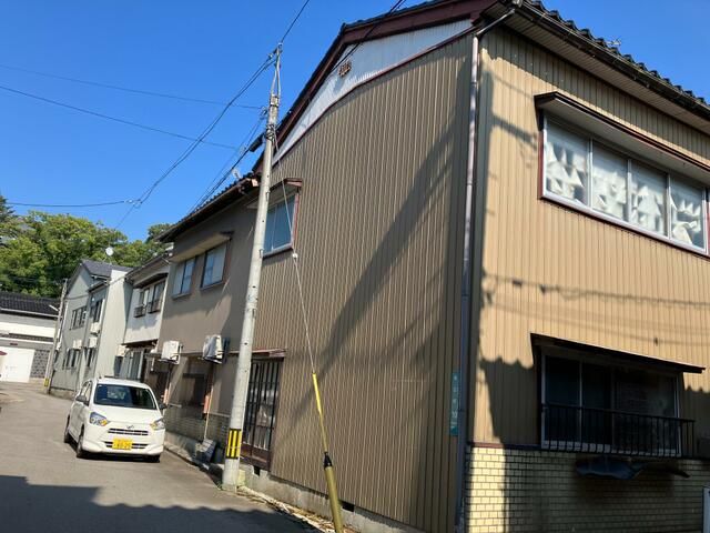 Fixer-Upper House Near Takaoka Mikurumayama Festival Route - Thumbnail 3