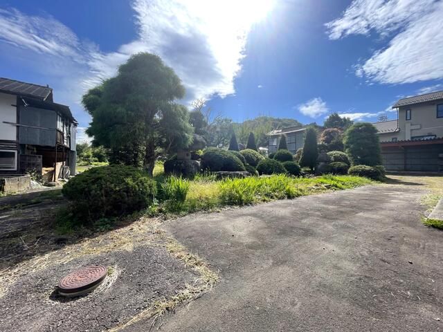 7DK Detached House for Sale in Saku, Nagano - Large Corner Lot - Thumbnail 4