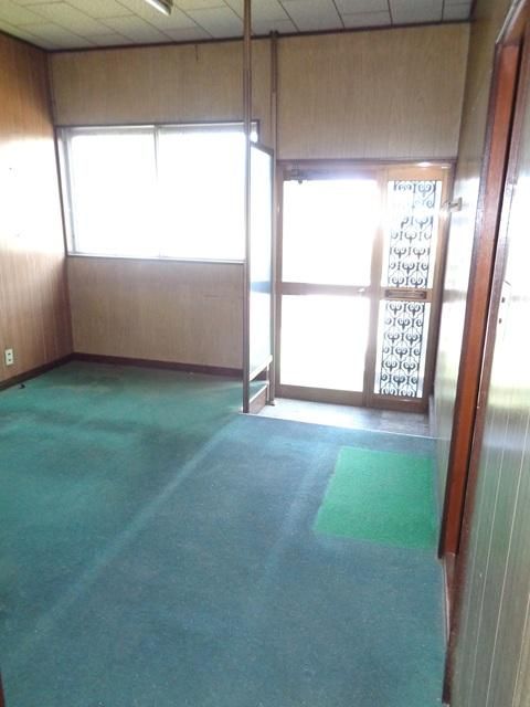 9DK Vacant House for Sale in Noto, Akita - 50万 Yen - Thumbnail 2
