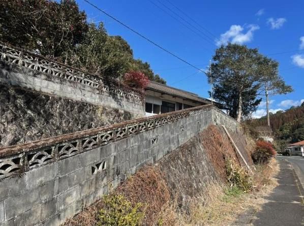 172.33 Tsubo Residential Land for Sale in Kirishima, Kagoshima - Thumbnail 2