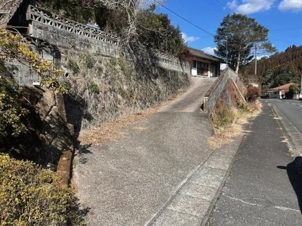 172.33 Tsubo Residential Land for Sale in Kirishima, Kagoshima - Thumbnail 4