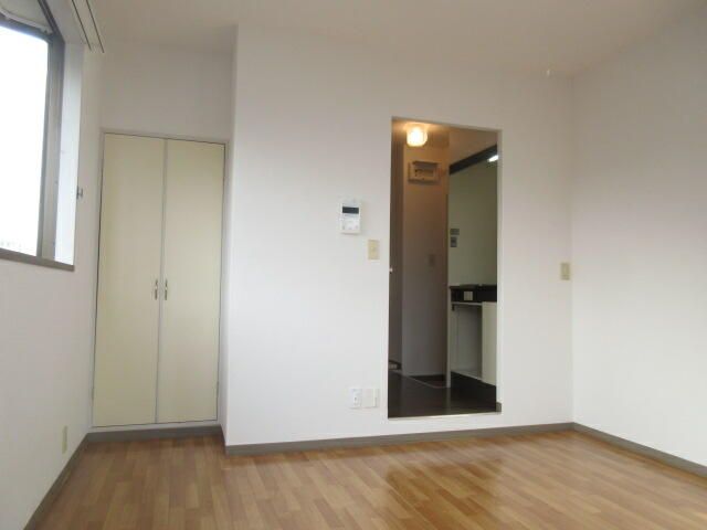 Women-Only 1K Apartment near Shobuike Station, Nara - Free Internet - Thumbnail 3