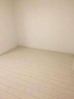 1K Apartment for Sale in Setagaya, Tokyo - 2016 Build - Thumbnail 2