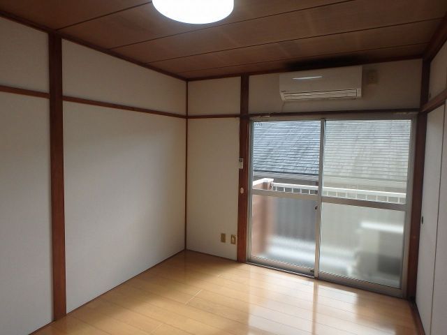 1K Apartment for Rent in Tosu, Saga - 22,000 Yen - Thumbnail 2