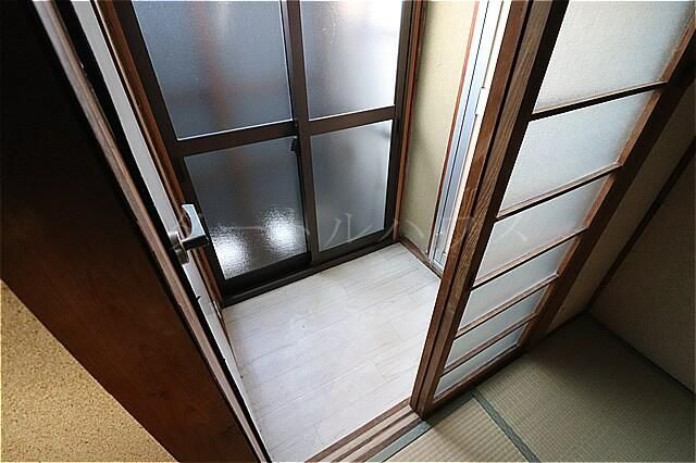 2DK Apartment for Rent in Daito City, Osaka - No Deposit - Thumbnail 4