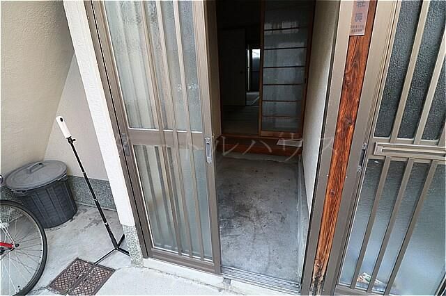 2DK Apartment for Rent in Daito City, Osaka - No Deposit - Thumbnail 3