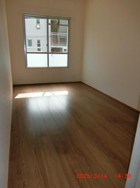 Renovated 2DK Apartment with Private Garden in Oyama, Tochigi - Thumbnail 3