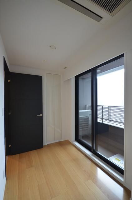 Gran Suite Azabudai Hilltop Tower 2LDK for Sale in Minato, Tokyo - Thumbnail 4